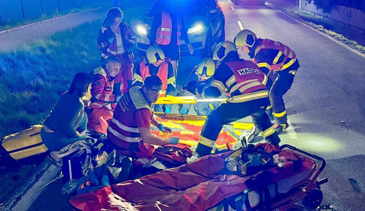 Sedmnáctiletý mladík bez řidičáku o víkendu způsobil vážnou nehodu na Frýdecko-Místecku. Byl opilý