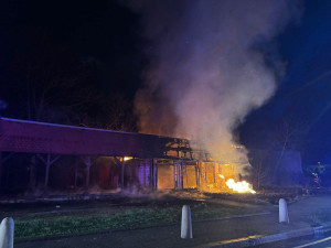 V Ostravě v noci shořelo bývalé bistro Bedřich. Příčinu požáru zatím hasiči neznají