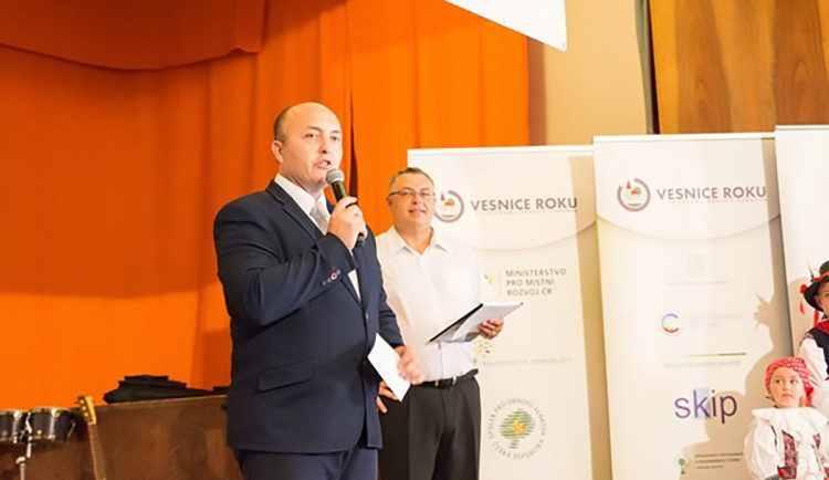 Oblíbený starosta Šumvaldu Josef Šenk podlehl těžké nemoci, bylo mu pouhých 49 let