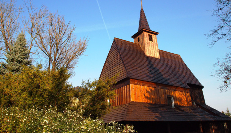 V Hodslavicích na Novojičínsku budou komentované prohlídky dvou místních kostelů.