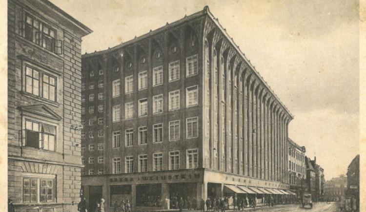 DRBNA HISTORIČKA: Chicago v Opavě. Největší obchodní dům první republiky postavil architekt s obdivem k fašismu