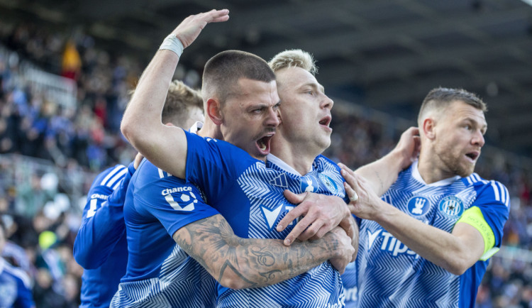 Sigma proklouzla do elitní skupiny ligy, čekají ji bitvy s pražskými S či Baníkem