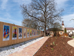 Kout ctností, pétanque i stolní fotbal. Farní zahrada sv. Marka v Heřmanicích sbližuje generace