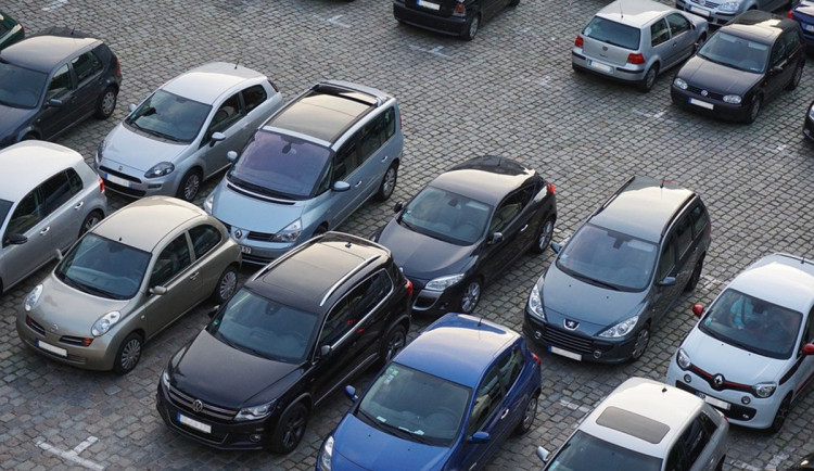 Mariánské Lázně modernizují systém parkování, nové automaty přijmou i eura