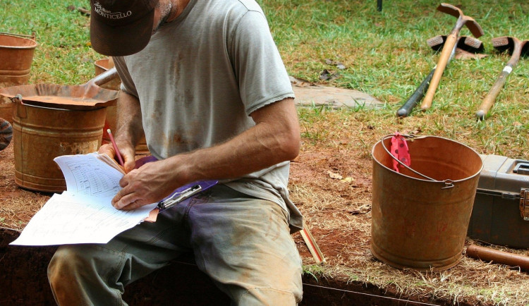 Archeologové našli na D1 u Vyškova pozůstatky pravěkého osídlení