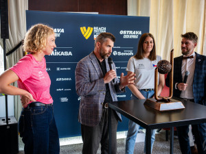 Světový turnaj v beachvolejbalu v Ostravě startuje již za měsíc. Organizátoři představili netradiční trofeje