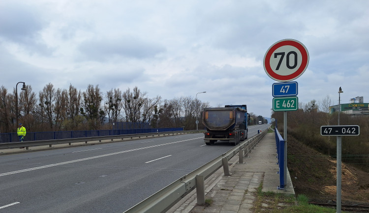 Oprava mostu o víkendu úplně uzavře frekventovaný průtah Hranicemi