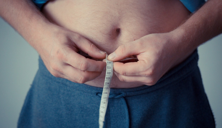 Obezita jako tichý zabiják. Kardiologové řeší vliv vysoké váhy na srdce