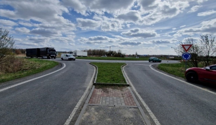 Řidiči pozor. Začíná oprava kruhového objezdu mezi Novou Horkou a Mošnovem
