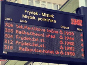 Další chytré zastávky ve Frýdku-Místku. Lidem slouží již padesát digitálních panelů