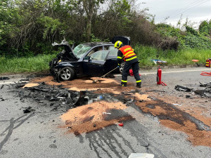 Vážná nehoda v Petřkovicích. Při srážce dvou aut se zranilo pět lidí