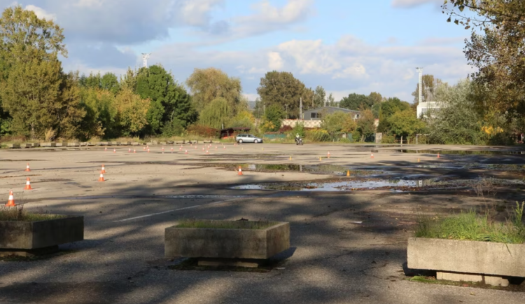 Zanedbaná plocha u Klášterního Hradiska se promění v lesopark s rybníkem