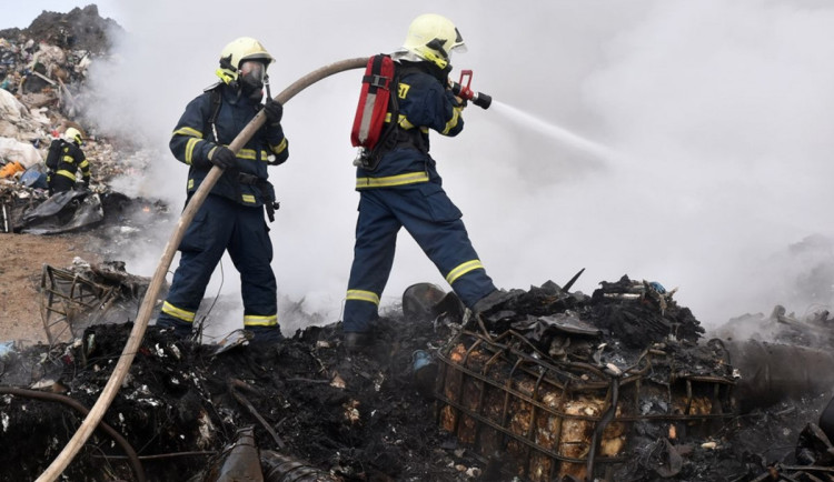 V Oloví na Sokolovsku hořel vybydlený dům, místní tam viděli bezdomovce