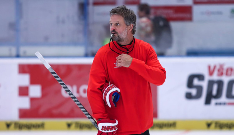 Změny v kádru a staronový trenér. Olomoucké hokejisty povede Róbert Petrovický