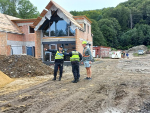Policie se zaměřila na kontrolu cizinců. Během akce zjistila jen jednotky pochybení