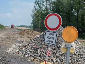Oprava silnice I/45 na hranici Moravskoslezského a Olomouckého kraje se odkládá