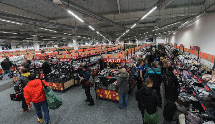 ANKETA: Outlet Lidlu budí vášně. Obchodní zóna v Olomouci má zájem zákazníků zvládnout