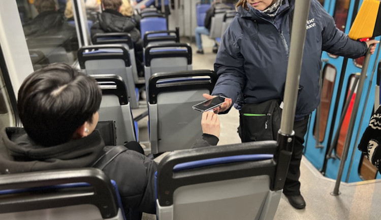 Týdenní bezpečnostní akce v ostravské MHD. Přes 1 700 vyloučených cestujících.