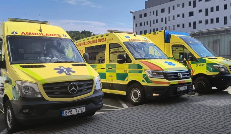 Kraj nakoupí 17 nových vozidel pro záchranku za více než 63 milionů korun