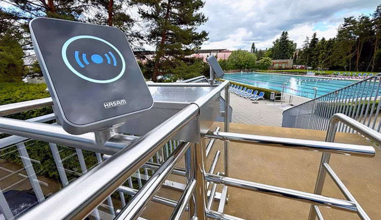 Nové gastro i zázemí. Olomoucký venkovní bazén otevírá po úpravách za 10 milionů