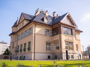 Hlasujte pro stavbu Moravskoslezského kraje. Soutěží Vila Grossmann i nemocnice