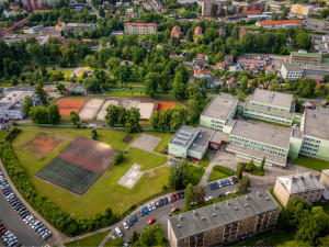 Základní škola Slezská bude mít nový sportovní park plný zeleně za 33 milionů