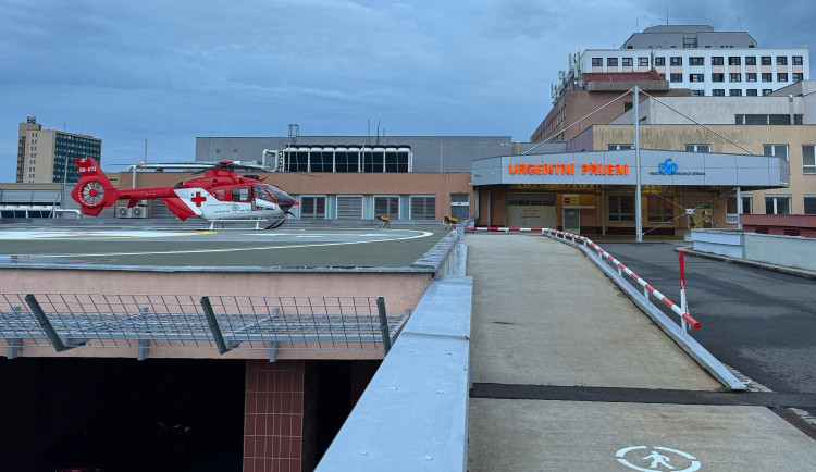 Zahradní práce v Opavě skončily popáleninami, muž bojuje o život.