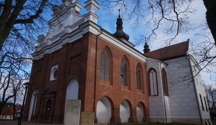 Obnova pláště kostela v Kralovicích získala památkovou cenu Plzeňského kraje