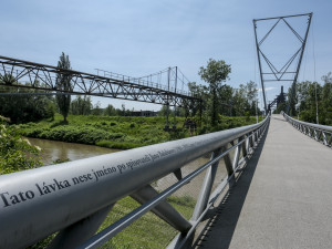 Ostrava pokřtila lávku Jana Balabána. Spisovatelovo dílo stále inspiruje