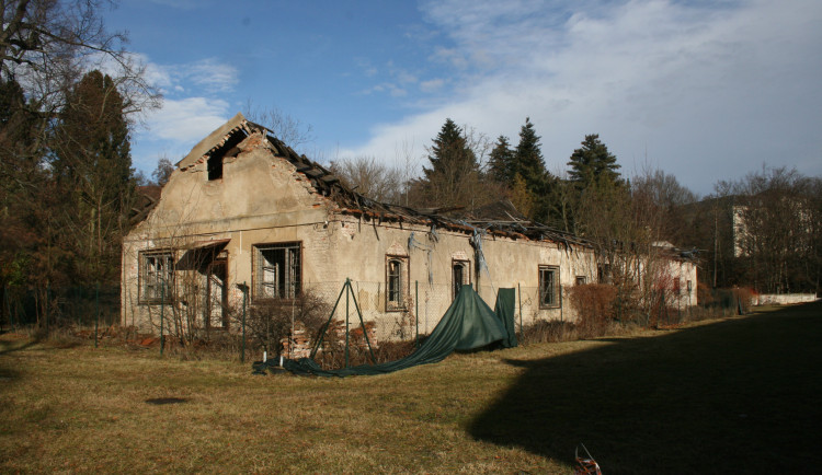 Zchátralá budova je kulturní památkou. Dělostřelecké skladiště v Olomouci se dočká opravy
