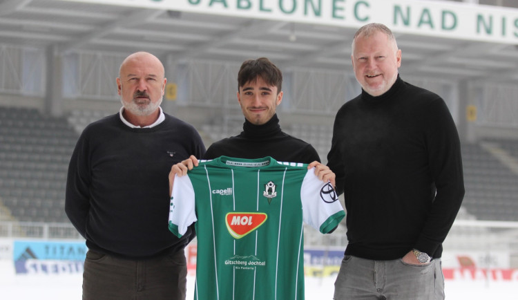 Dukla získala první letní posilu, přichází talentovaný záložník Michal Černák