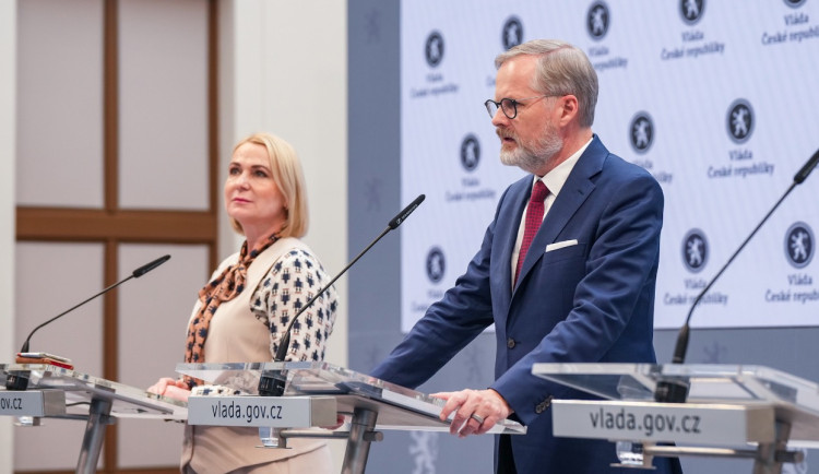 Vláda schválila investice do obrany, jaderné energetiky a výzkumu