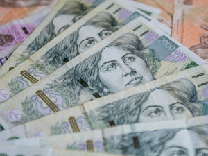 Osmdesátiletý senior přišel o 4,5 milionu, uvěřil podvodníkům s lámanou češtinou