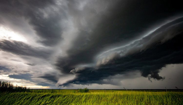 V Olomouckém kraji dnes hrozí velmi silné bouřky. Mohou přijít kroupy o velikosti přes dva centimetry