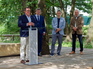 FOTO: Relax v Ostravě i pro děti. Podívejte se na nové místo s mokřady a tůněmi