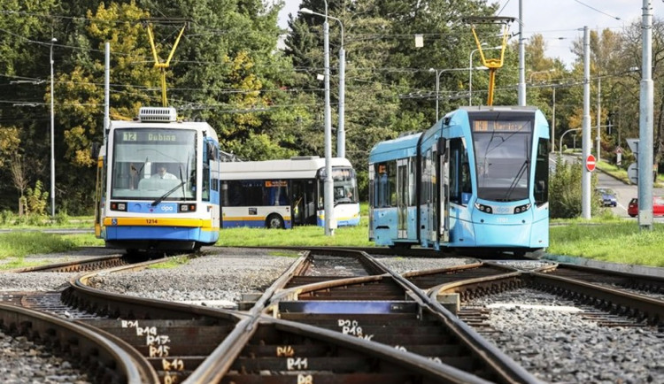 Ostrava zavádí letní jízdní řády, řada linek bude mít omezený provoz nebo výluku
