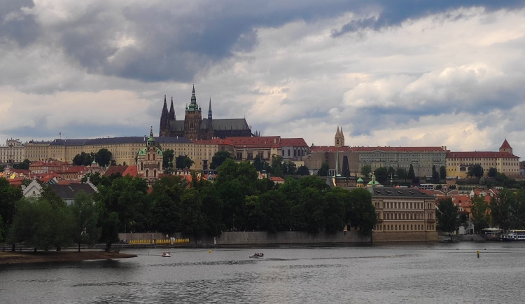 Jaké bylo v Praze počasí před 200 lety? Přišly bouřky a bylo jen 15 stupňů