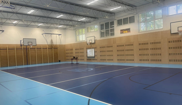 Šedesát let stará tělocvična havířovského gymnázia prošla proměnou za 27 milionů