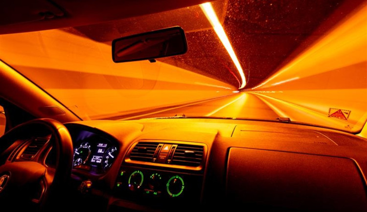 O prázdninách jezdí Jihlavským tunelem méně aut, říká radnice k plánované uzavírce