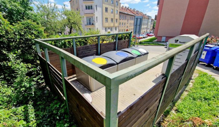 Vyškov nechal nainstaloval polopodzemní kontejnery. Mají zlepšit estetiku města