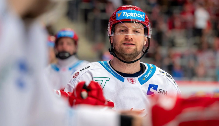 Zkušený obránce Jeřábek opouští Oceláře a hledá si nové působiště