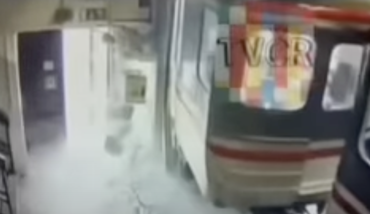 VIDEO: V hostivařském depu vykolejil vagon metra, škoda je okolo pěti milionů