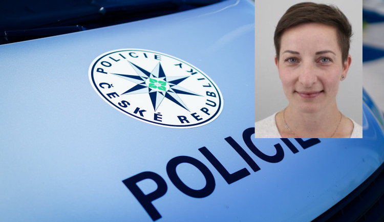 Policie pátrá po mamince dvou dětí. Odešla z domu a nedala o sobě vědět