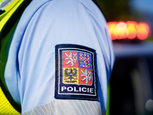 Policie pátrá po mamince dvou dětí. Odešla z domu a nedala o sobě vědět