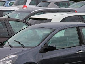 Krnov investuje do nových parkovacích míst, měly by jich přibýt desítky