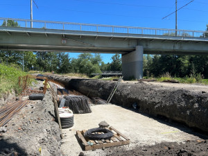 FOTO: Levý břeh Ostravice v Ostravě bude po obnově relaxační zónou