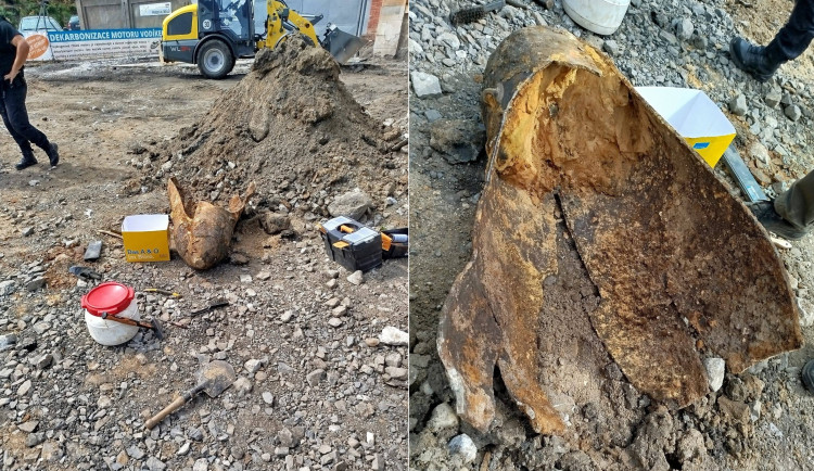 Zápalnou leteckou pumu vykopali dělníci při opravě ulice. Jde o pozůstatek náletu na klatovské nádraží