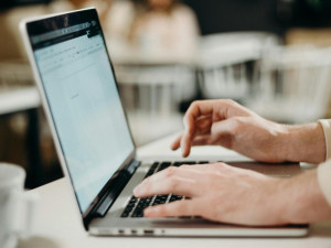 Firma v Karviné naletěla e-mailu od podvodníka. Škoda je přes milion korun