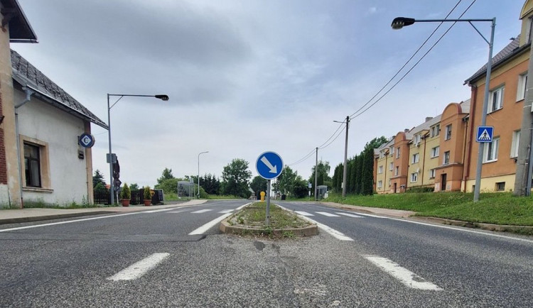 Komplikace na Práchni, začne oprava silnice. Náklaďáky musí jinudy