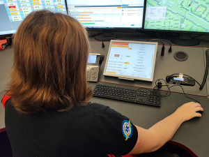Motorkář se v Ostravě střetl s autem. Lékaři ho museli uvést do umělého spánku